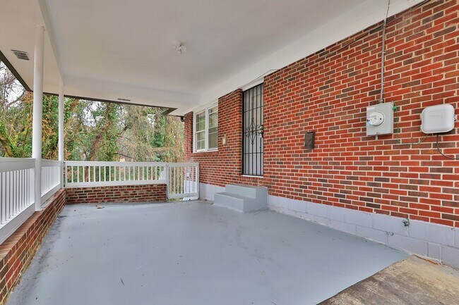 Foto del edificio - 1465 Willis Mill Rd SW