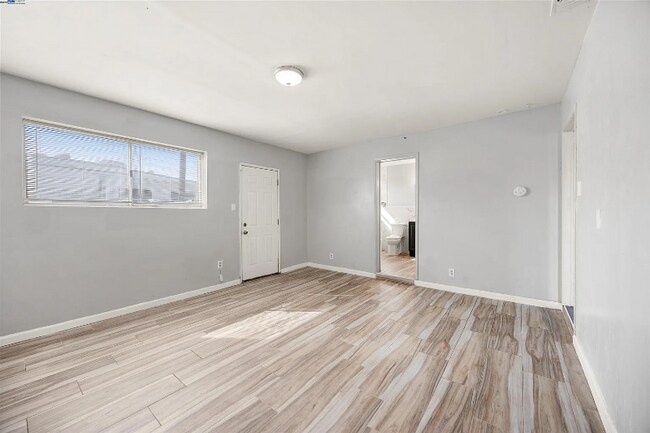 Foto del edificio - 6780 75th St