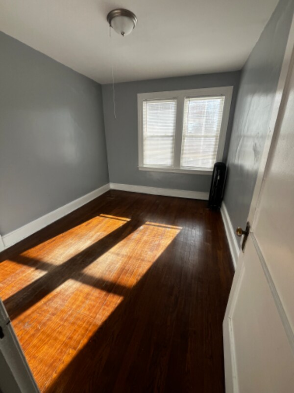 Building Photo - 57 Love Ln