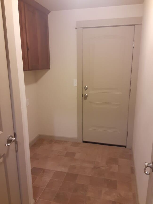 Building Photo - 3 Bedroom 2 Bath House with 7 Acres Horse Property