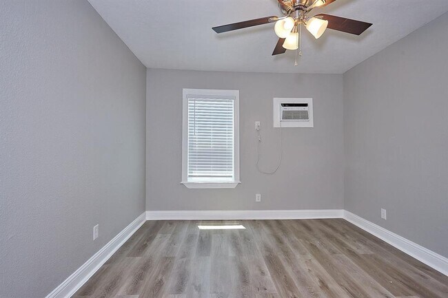 Foto del edificio - 1423 Hawthorne St