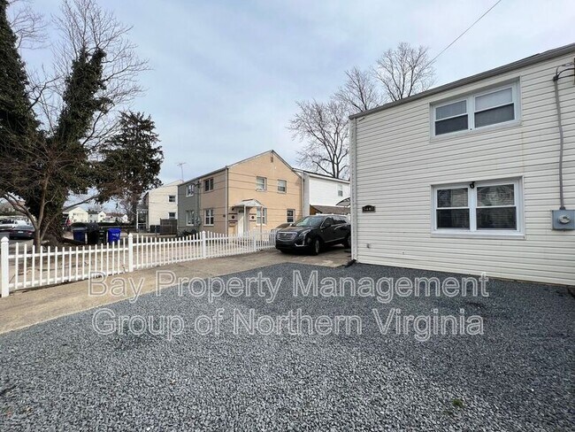 Building Photo - 5440 8th Rd S