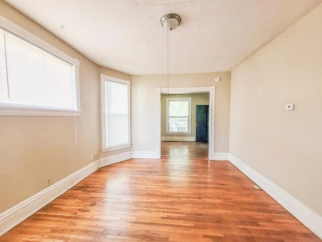 Foto del edificio - 2640 Fillmore St NE