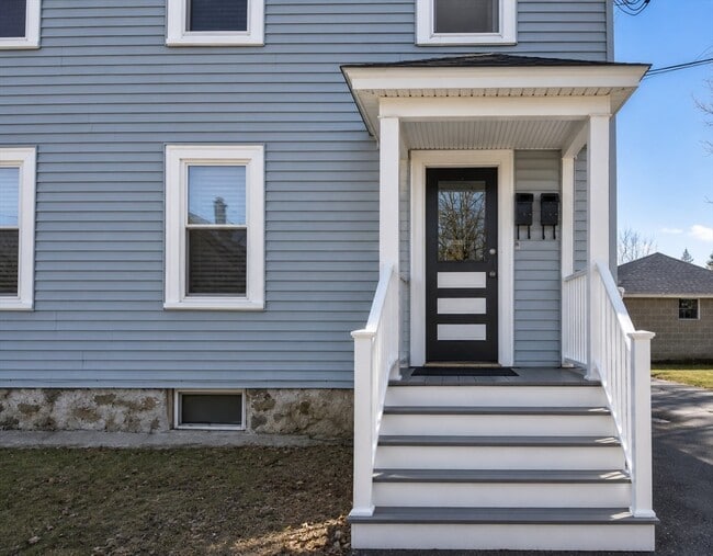 Building Photo - 278 Greenwood St