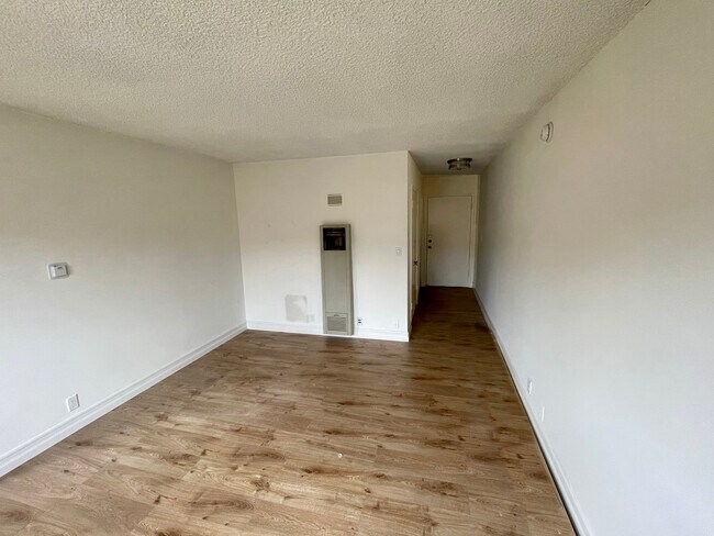 Foto del edificio - 400 E Stocker St