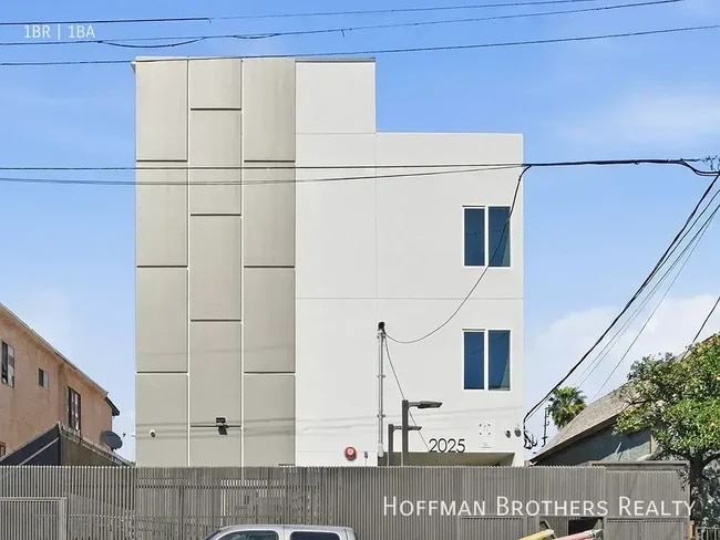 Building Photo - 2025 New Jersey St