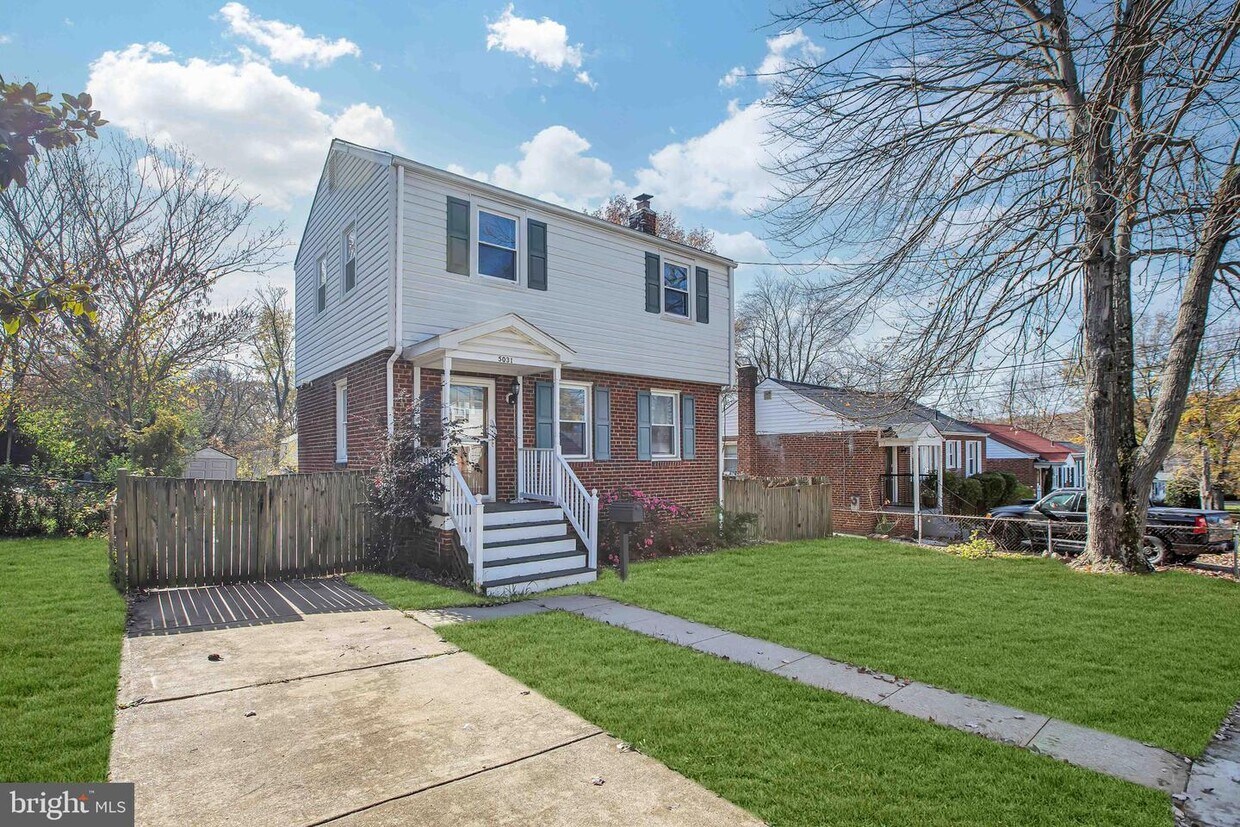 Primary Photo - 5031 Mangum Rd