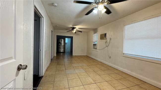 Building Photo - 313 E Booker St