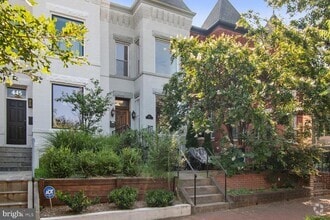 Building Photo - 443 12th St NE