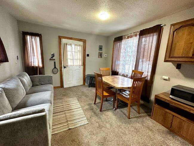 Building Photo - 34420 Thorpe Ct