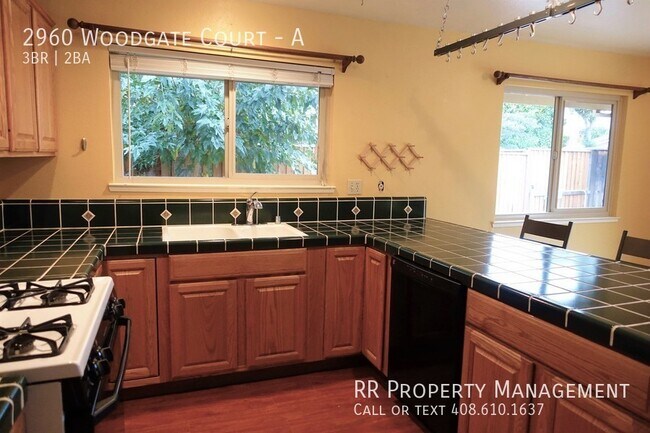 Foto del edificio - 2960 Woodgate Ct