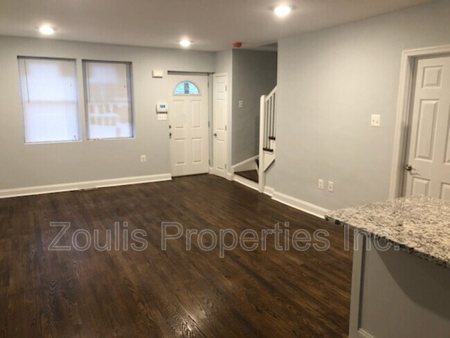 Building Photo - 630 Tolna Street