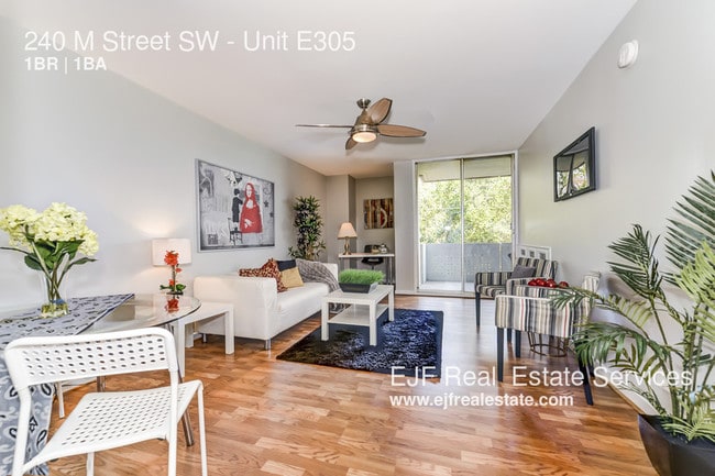 Building Photo - 240 M St SW