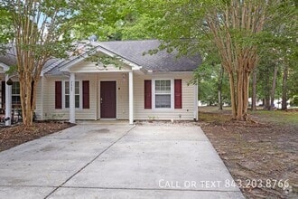 Building Photo - 7885 Park Gate Dr