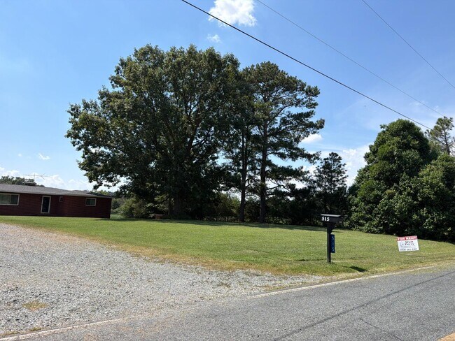 Foto del edificio - 6919 Deep Springs Rd