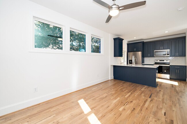 Building Photo - 4110 Garland Dr