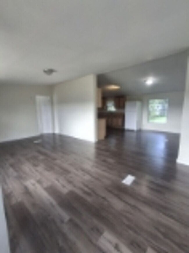 Foto del edificio - Peaceful suburban lifestyle yet easy commu...