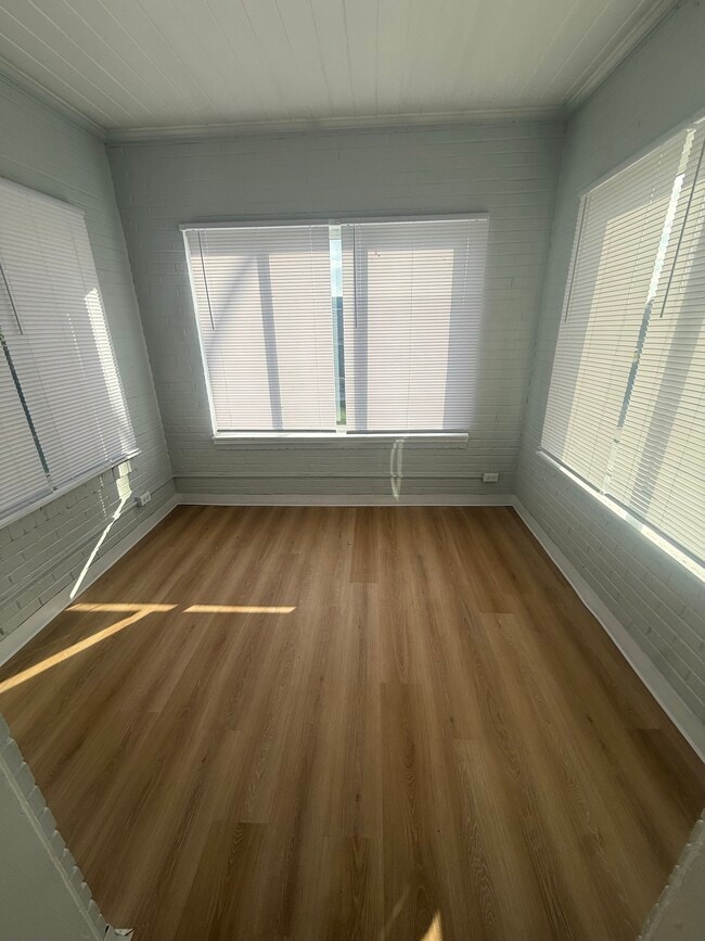 Building Photo - Bridgeview Apartments
