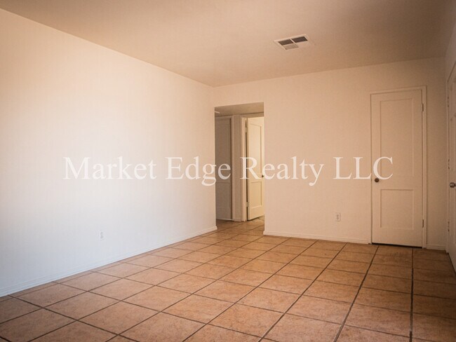 Building Photo - 4335 N 31st Ave
