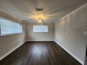 Building Photo - 1165 Lake St