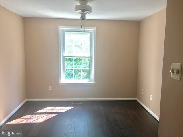 Foto del edificio - 6090 Netherton St