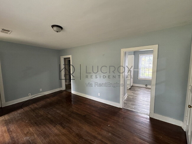 Building Photo - 4833 Churchill Dr
