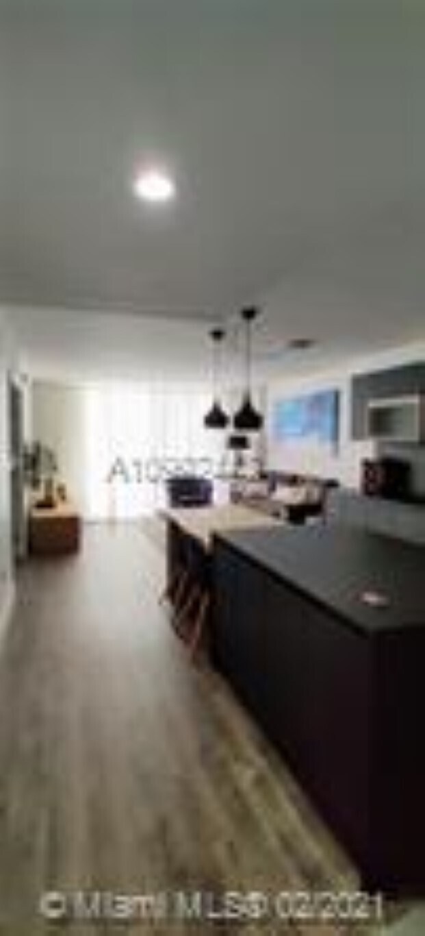 Building Photo - 345 Ocean Dr