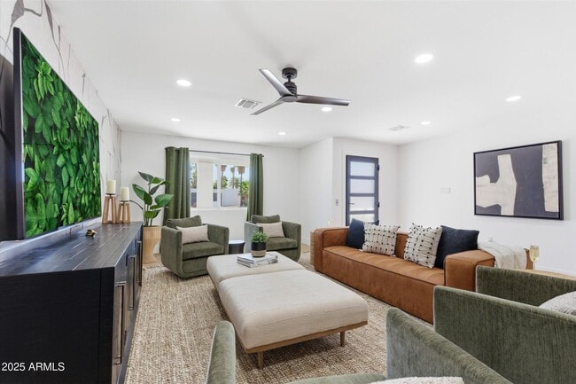 Foto del edificio - 6712 E Pershing Ave