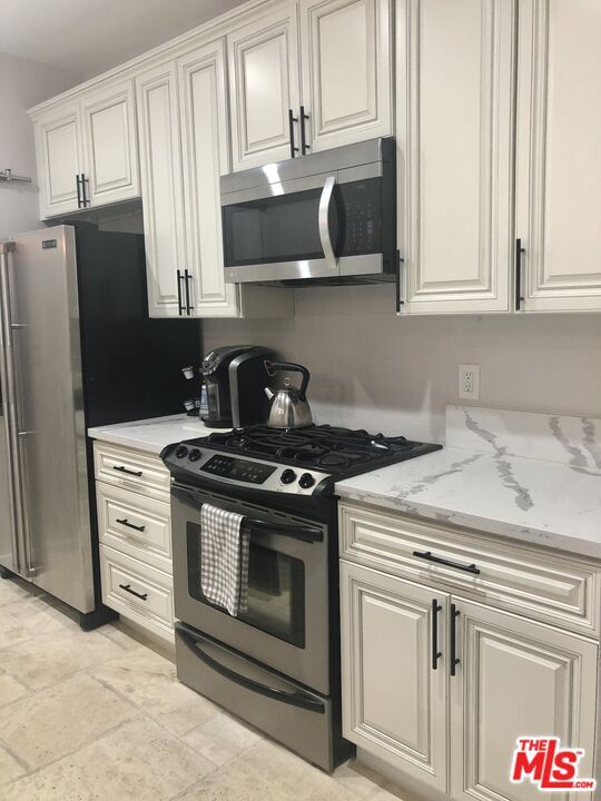 Foto del edificio - 156 S Oak Knoll Ave