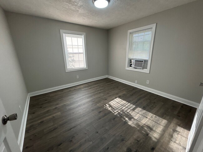 Foto del edificio - 112 Holland Ave