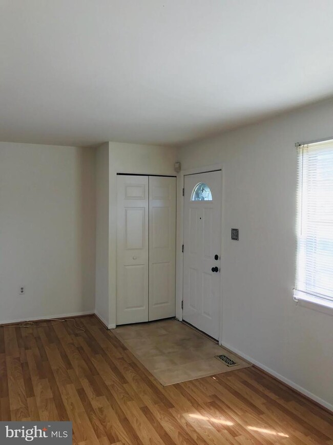 Building Photo - 754 Wilton Farm Dr