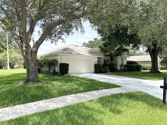 Building Photo - 17 Montauk Ln