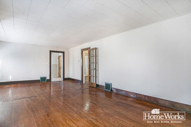 Building Photo - 729 S 32nd St