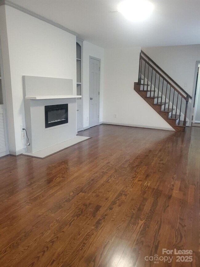 Foto del edificio - 3405 Erinbrook Ln