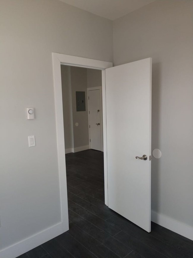 Interior Photo - 644 Barretto St