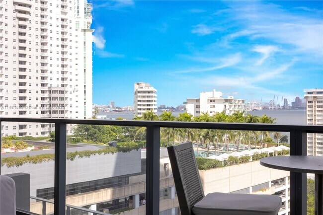 Building Photo - 1451 Brickell Ave