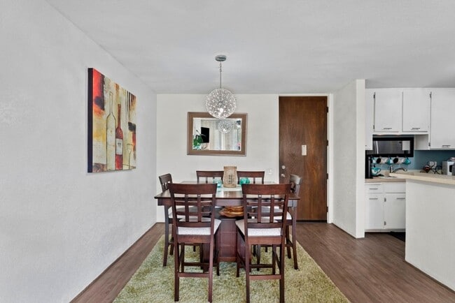 Foto del edificio - Fully Furnished Mission Valley Condo with Resort-Style Amenities in The Bluffs