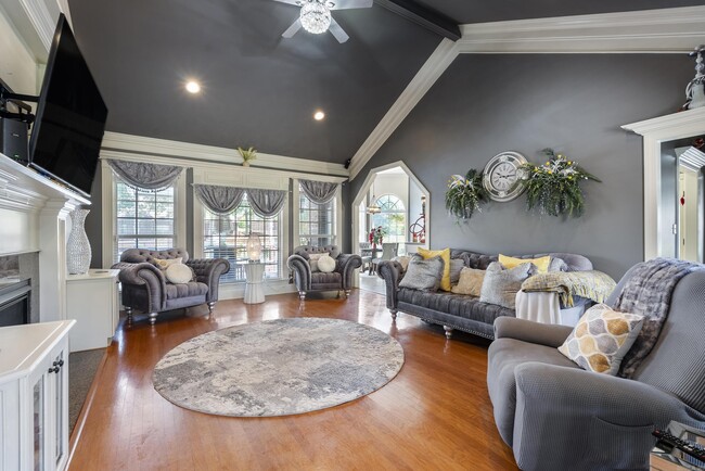 Building Photo - 37 Cypress Creek Dr