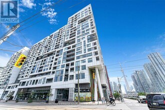 Building Photo - 27 Bathurst St