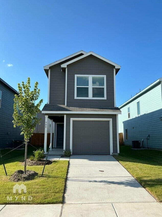 Primary Photo - 908 Sandhill Crane Ln