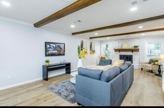 Building Photo - 15614 Pebble Bend Dr