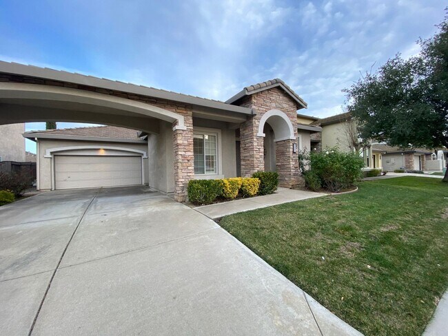 Foto del edificio - Beautiful Home in Stonelake Coming Soon!