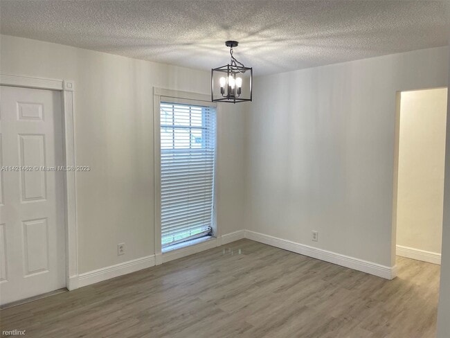 Building Photo - 2 br, 1 bath House - 8044 SW 80th Ave # B4