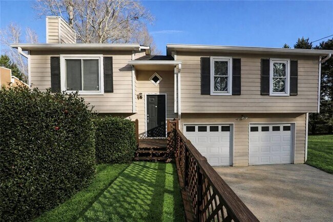 Building Photo - 206 Emily Dr