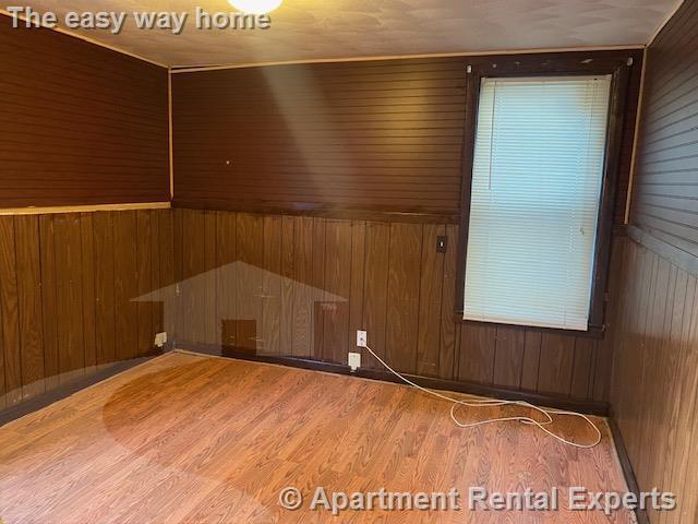 Building Photo - Davis Sq 2BR with PARKING *** Yard, Porch,...