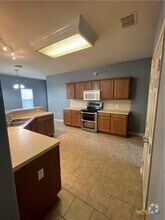 Building Photo - 101 Red Oak Ct