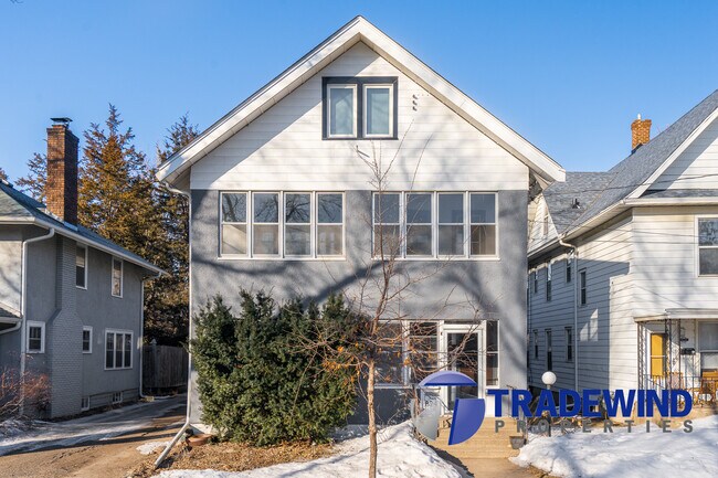 Building Photo - 824 5th St NE