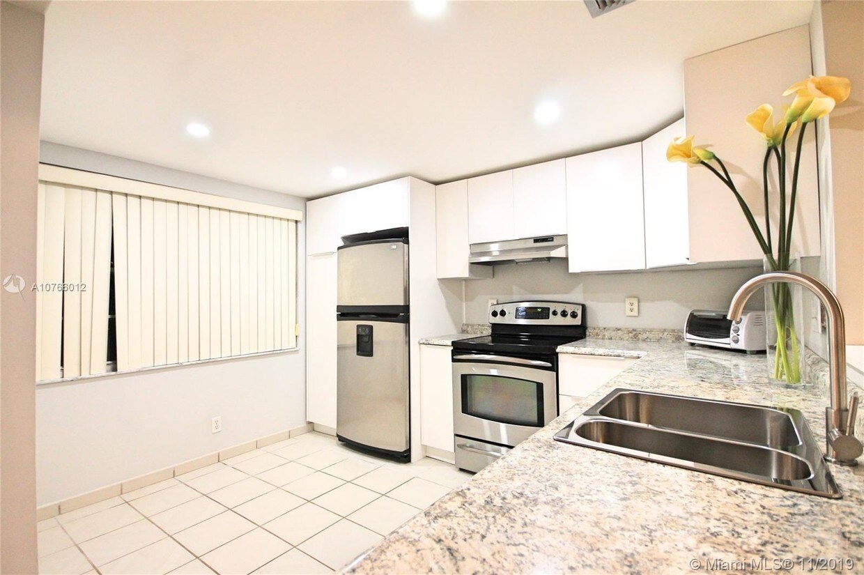 Primary Photo - 2303 Lucaya Ln