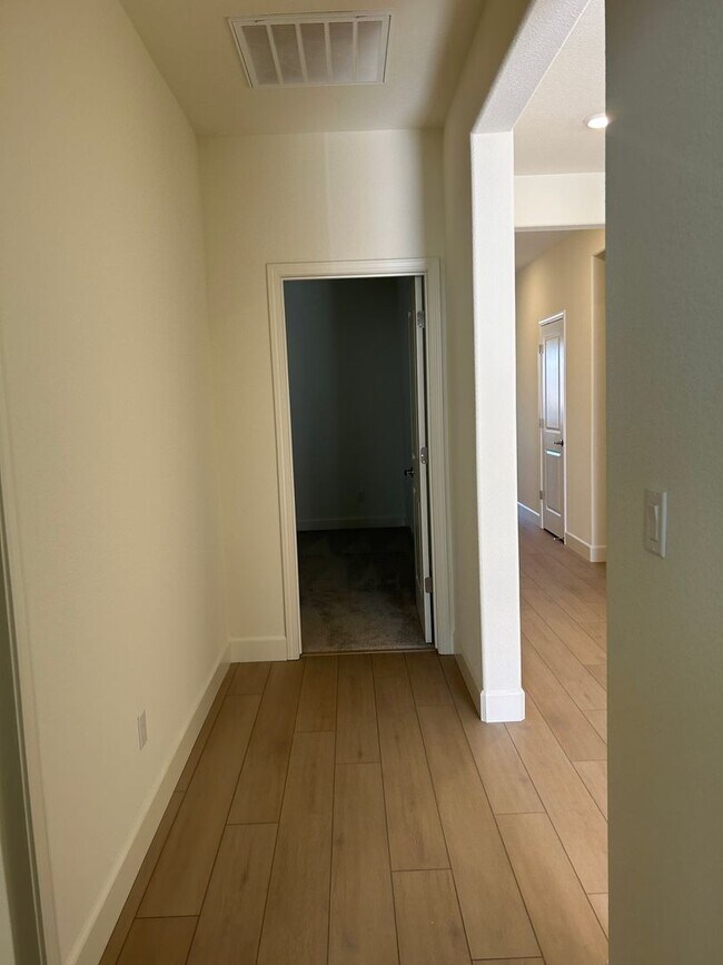 Foto del edificio - NEW HOME