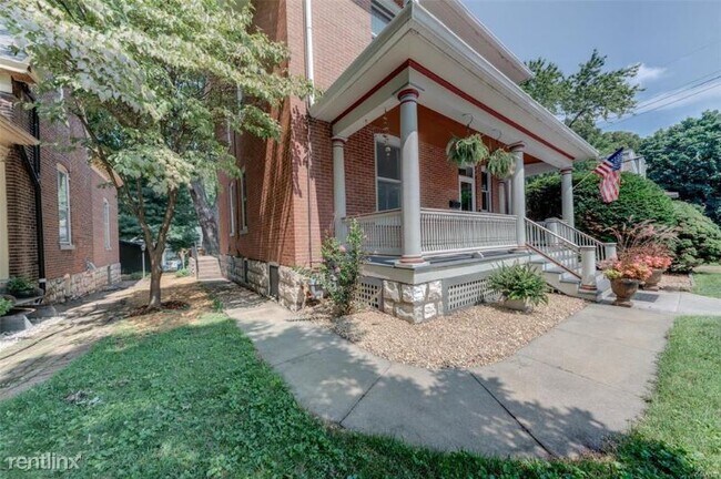 Foto del edificio - 5 br, 3 bath House - 631 N Benton